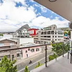 Luxury City-Center Apt With Balcony, Aircon & View