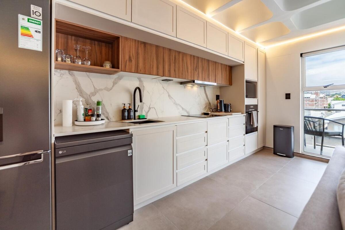 Luxury City-center With Balcony, Aircon & View *