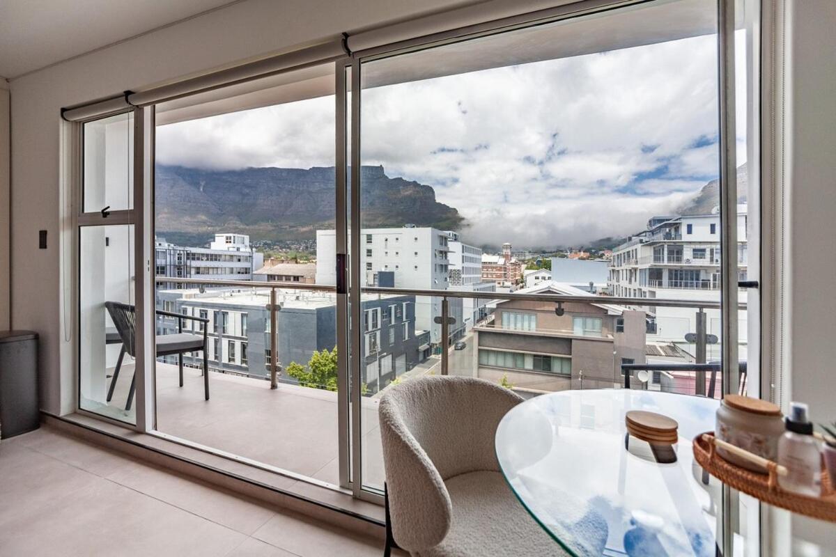 Apartment Luxury City-center With Balcony, Aircon & View
